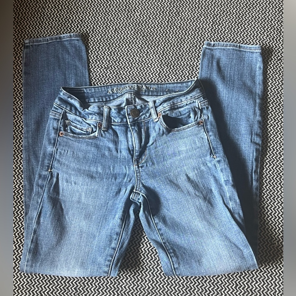 American Eagle Skinny Stretch light wash 2 Regular - Picture 4 of 6
